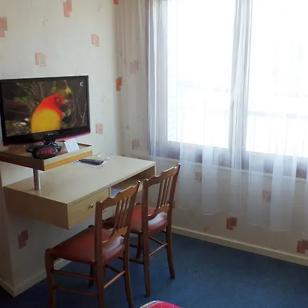 Revotel Hotell 2*