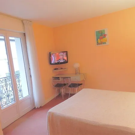 Revotel Hotell Aix-les-Bains